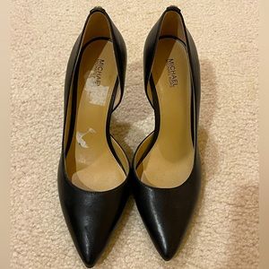 BRAND NEW - MICHAEL KORS Leather Cutout Pumps
